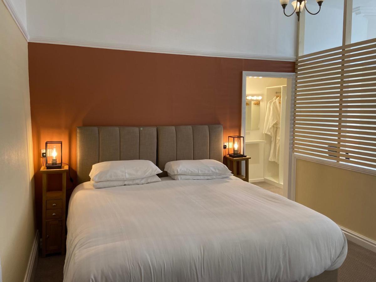 The Shelbourne (Adults Only) 호텔 랜디드노 외부 사진